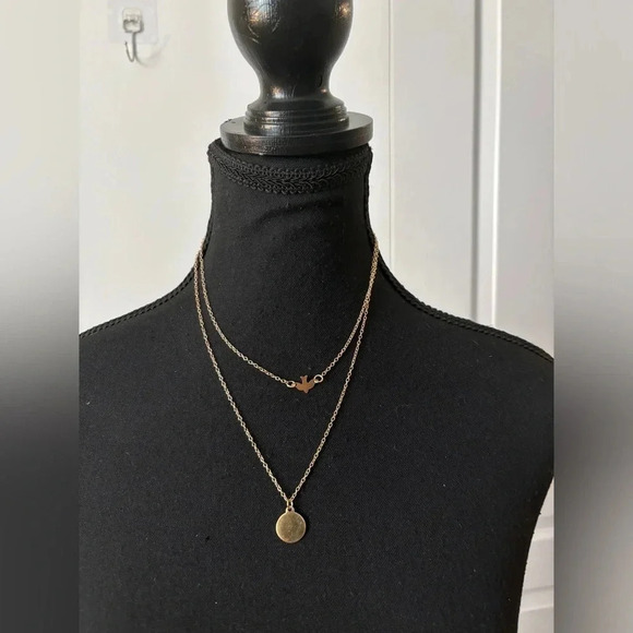 Estate Bundle of 4  Bohemian Gold Dainty Necklaces - Picture 11 of 11